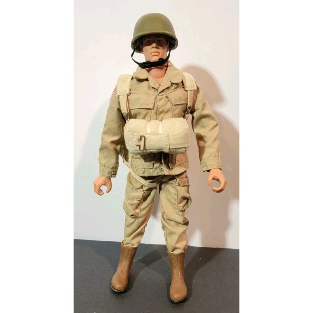 Hasbro Gi Joe 101ST Airborne Paratroper With Deployable Parachute 1/6 Scale 12"